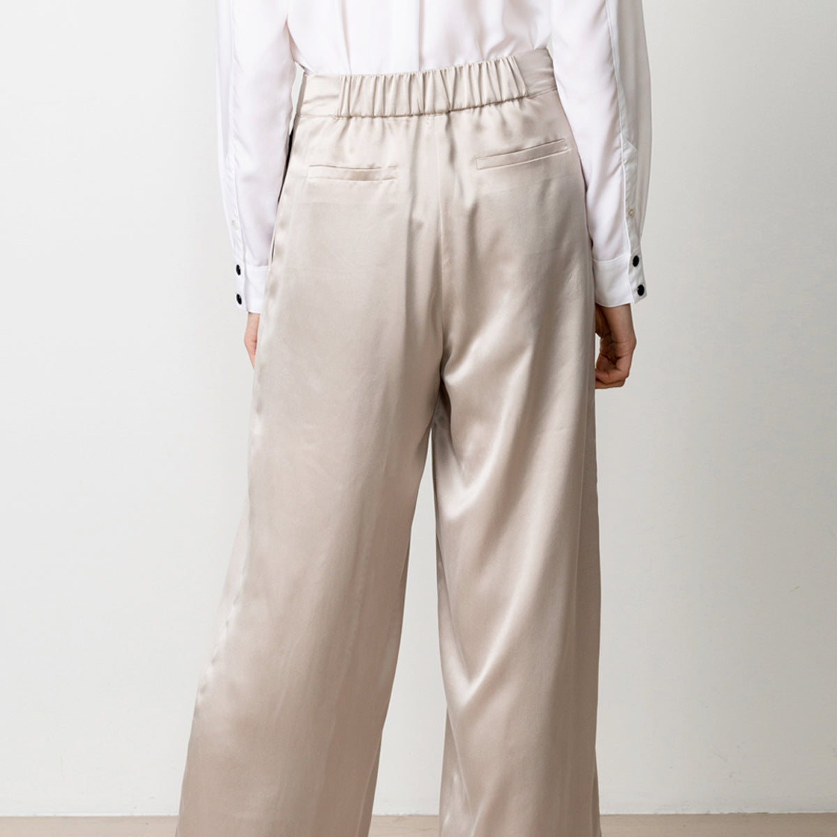 Freedom trousers silk charmeuse cropped greige